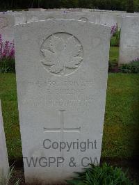 Etaples Military Cemetery - Philpot, John Edgar